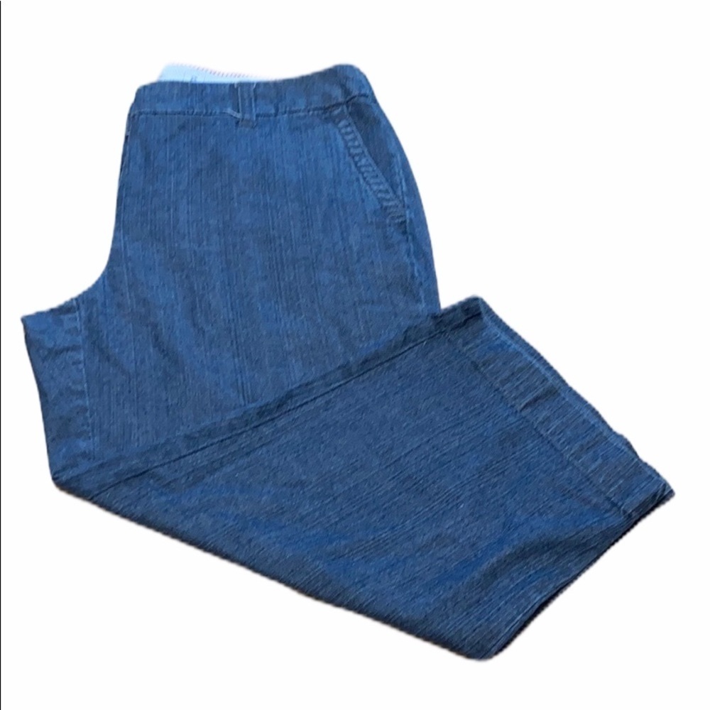 Izod straight leg Jean Capris